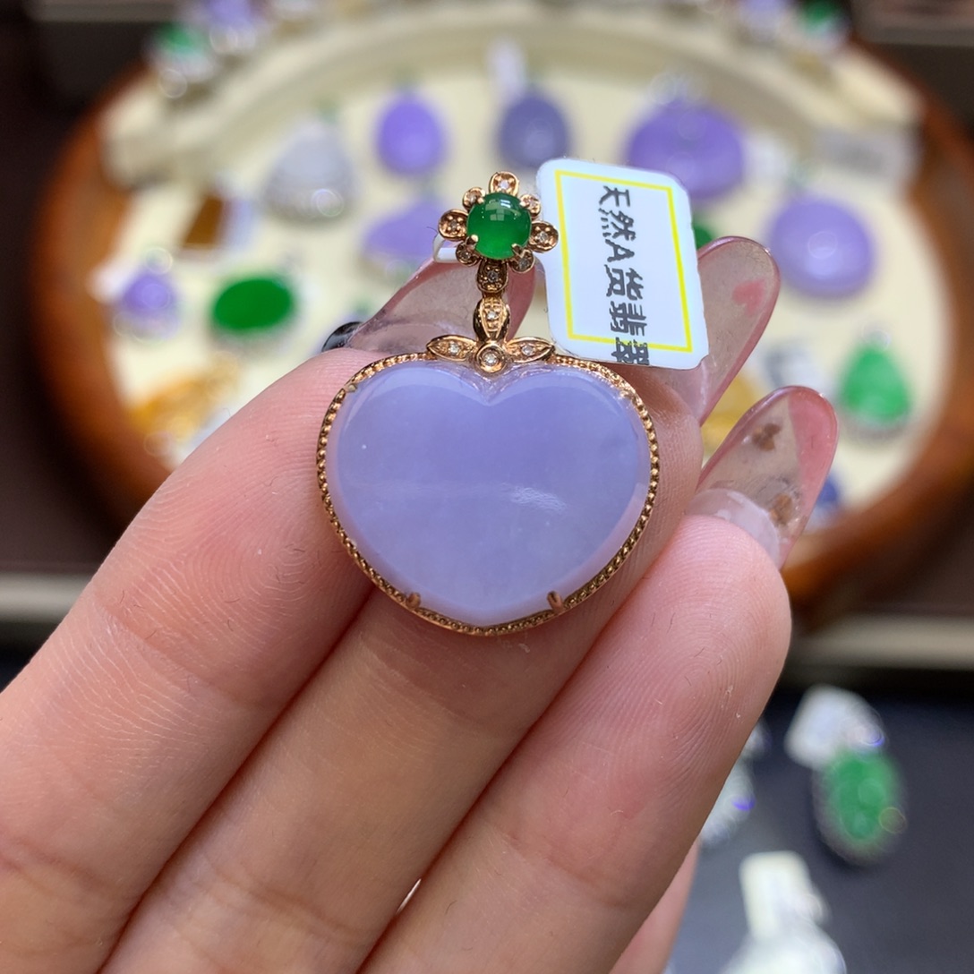 翡翠颈饰18K金镶嵌翡翠