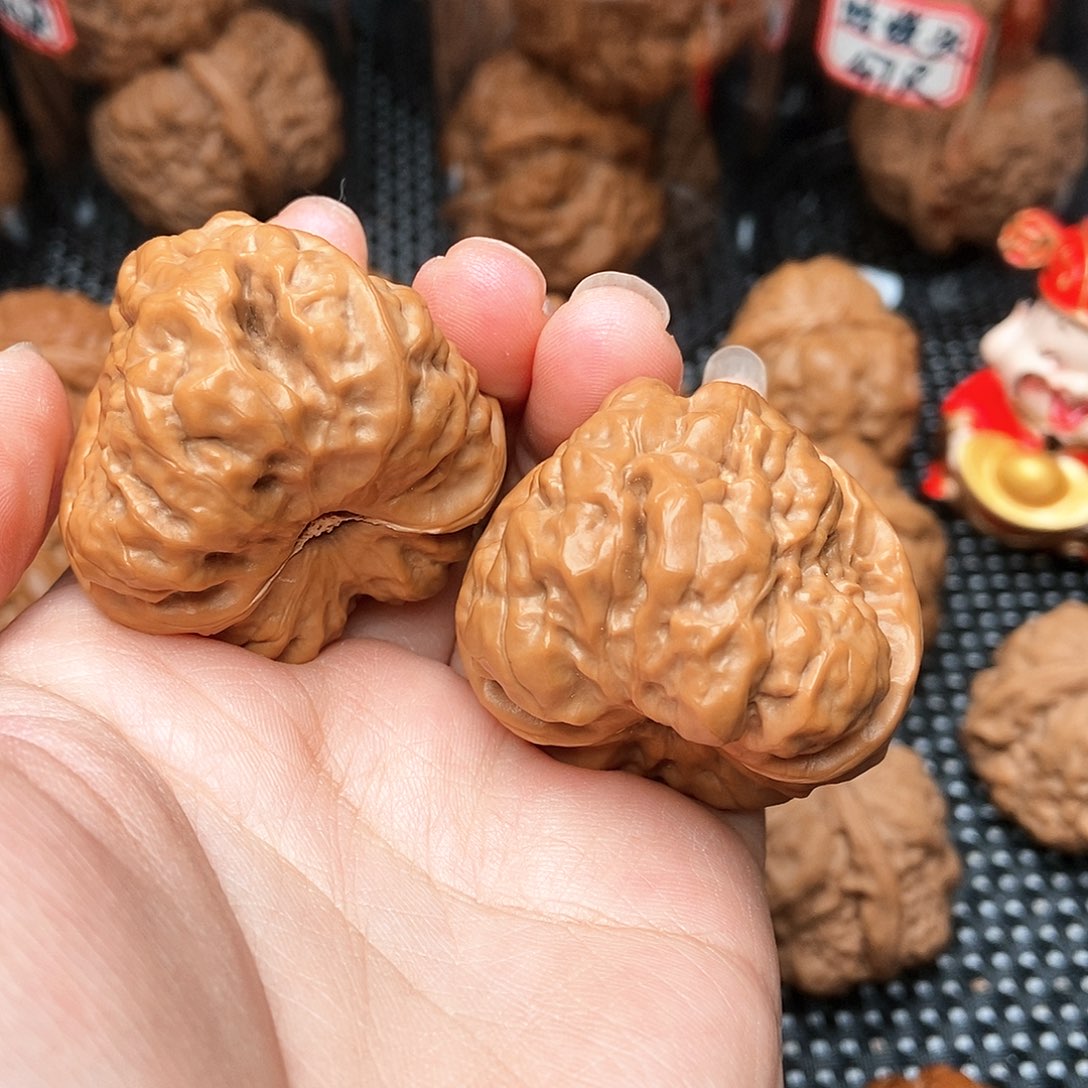 文玩核桃吊坠妥**M蛤蟆头核桃42