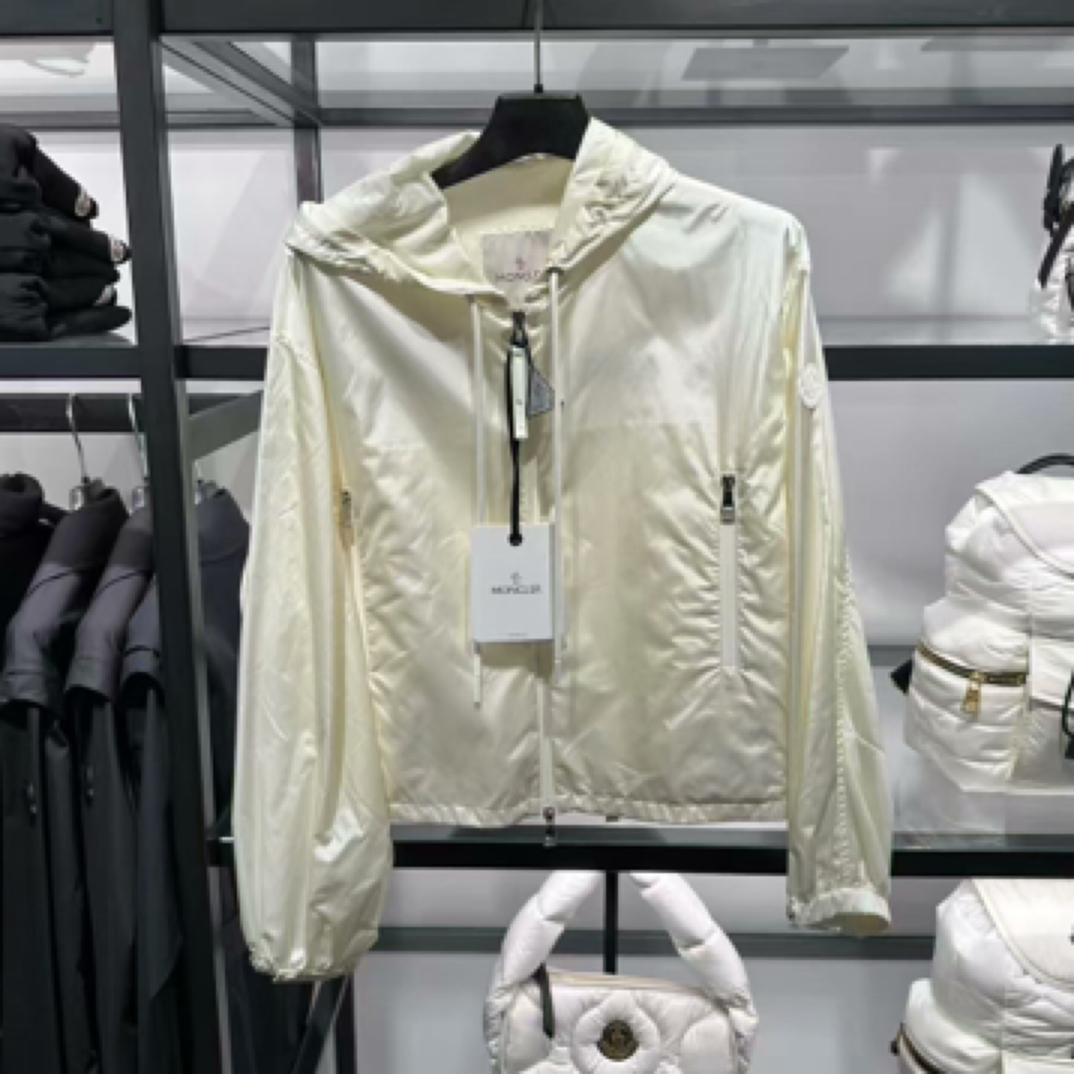 99新 MONCLER 轻薄防晒外套/1码/A02819