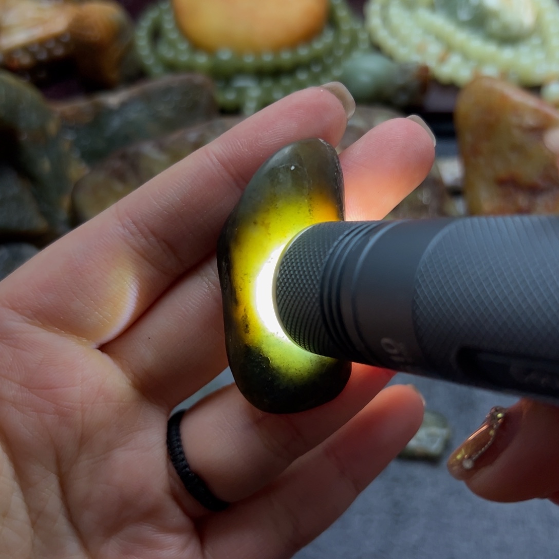 和田玉未镶嵌珠宝奇石