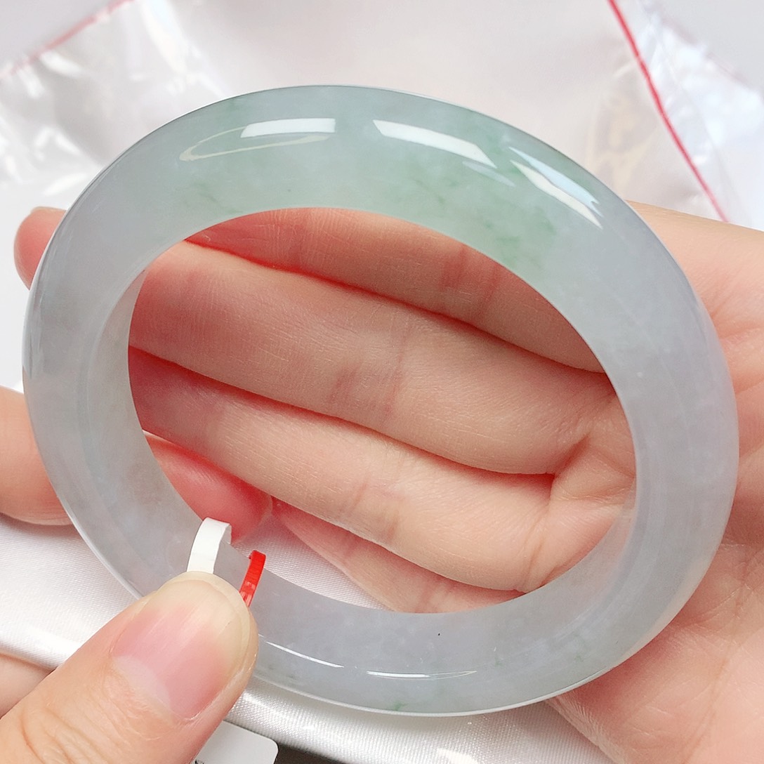 翡翠手镯未镶嵌抖音60