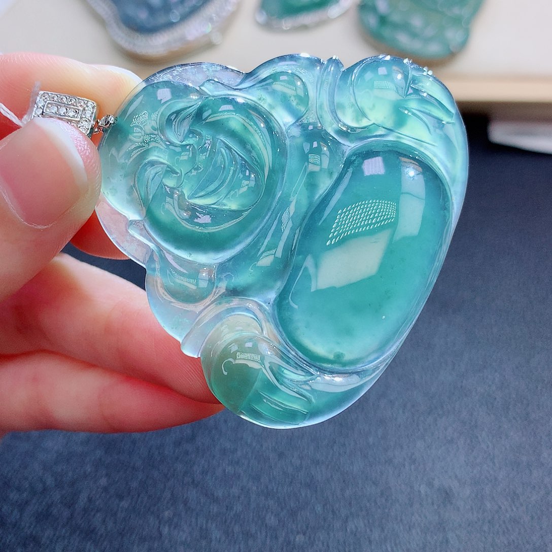 翡翠颈饰未镶嵌翡翠