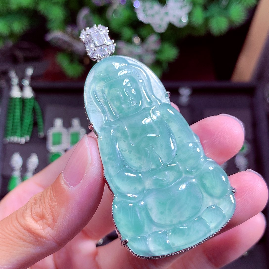 颈饰未镶嵌翡翠天然