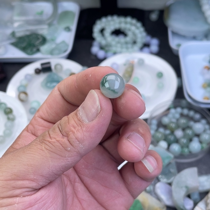 如***️翡翠散珠天然缅甸翡翠珠子