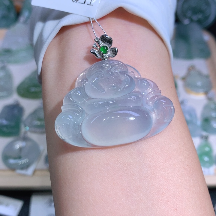 翡翠18K金镶嵌颈饰大佛公