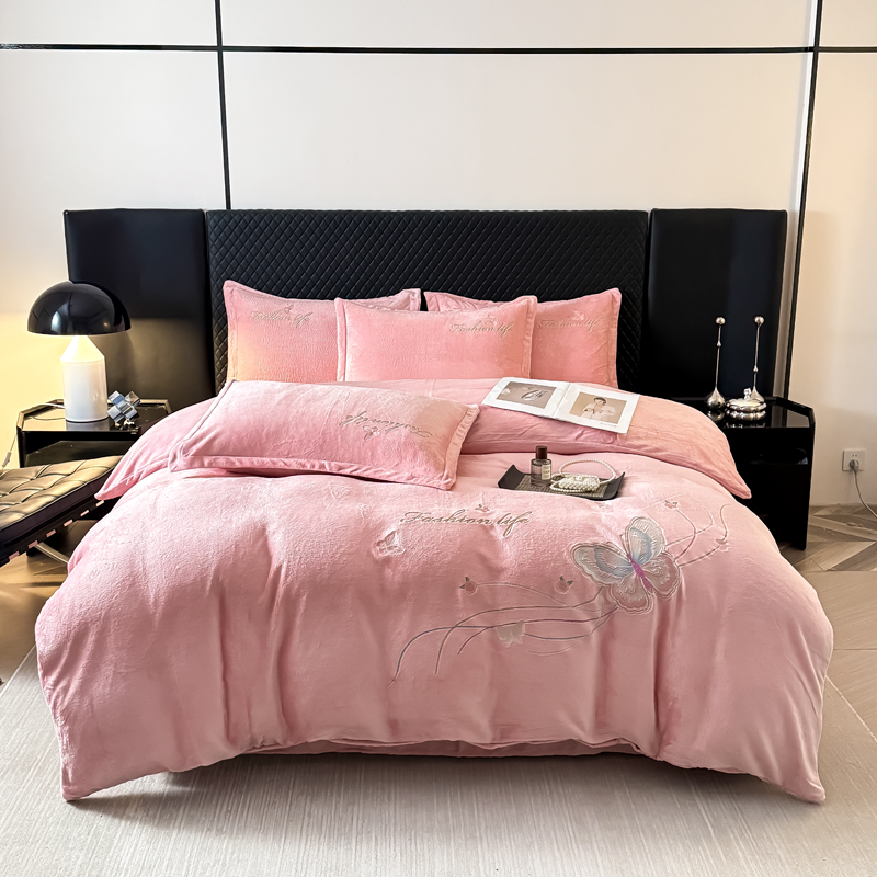 【三嫂三哥】纯色刺绣轻奢加厚牛奶绒床上四件套高级感牛奶绒四件套