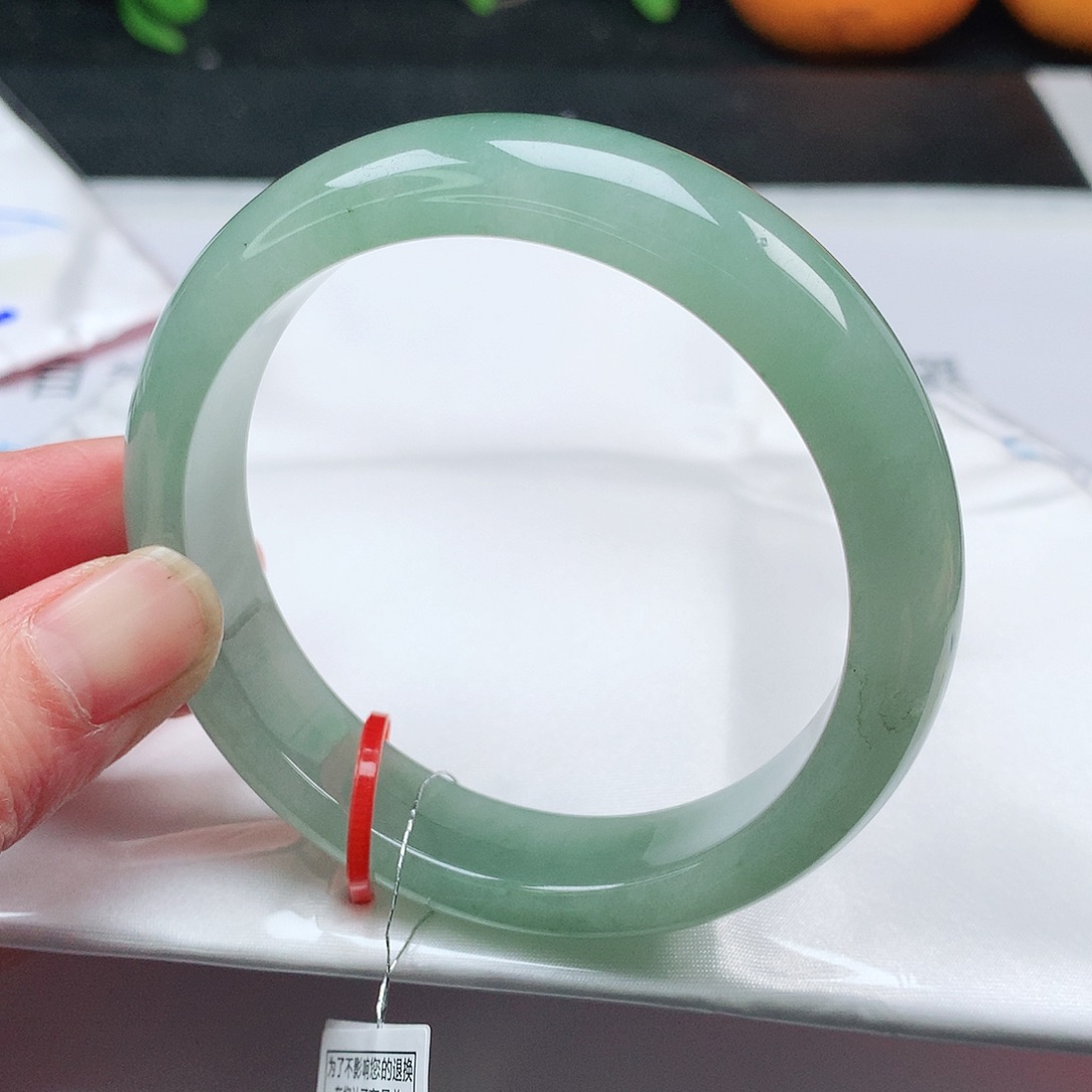 翡翠手镯未镶嵌58圈