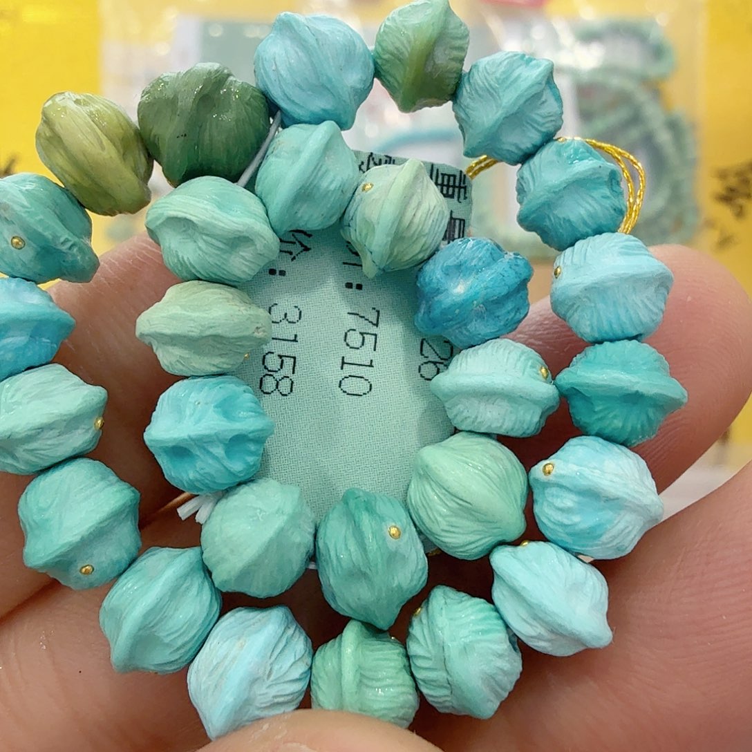 绿松石未镶嵌珠宝奇石