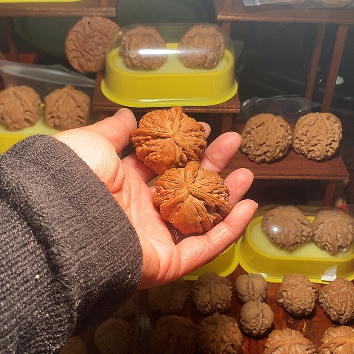 h***e吊坠文玩核桃异形