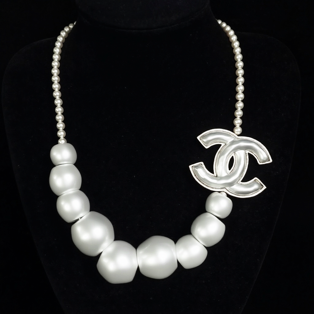Chanel 秀款大珍珠双C项链