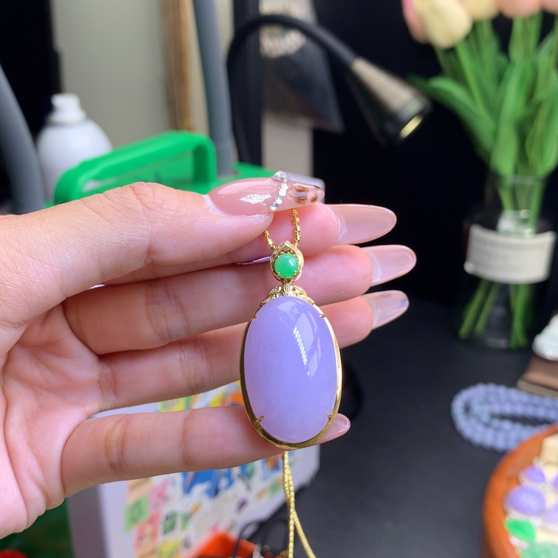 翡翠18K金镶嵌颈饰