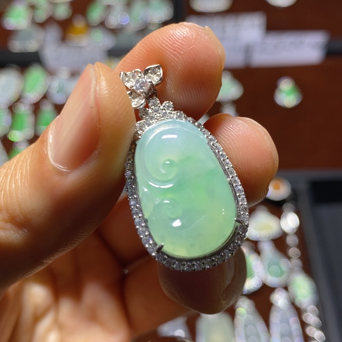 翡翠颈饰银S925镶嵌清爽如意