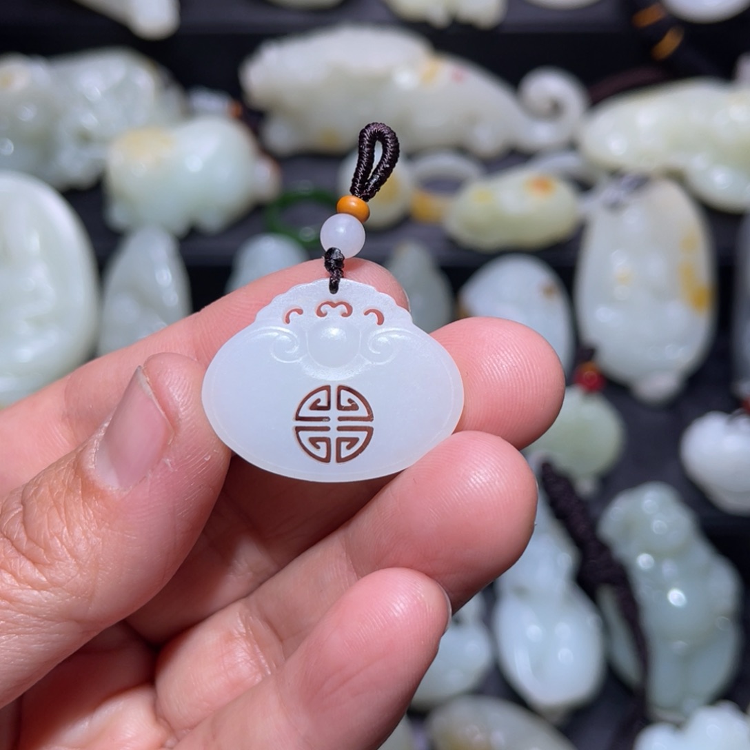 和田玉颈饰未镶嵌