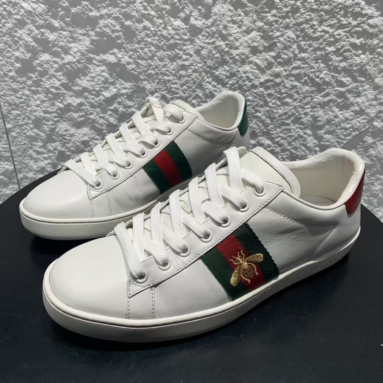 95新 GUCCI/古驰 38码/Seven女鞋精选 白色刺绣金蜜蜂板鞋wsp184