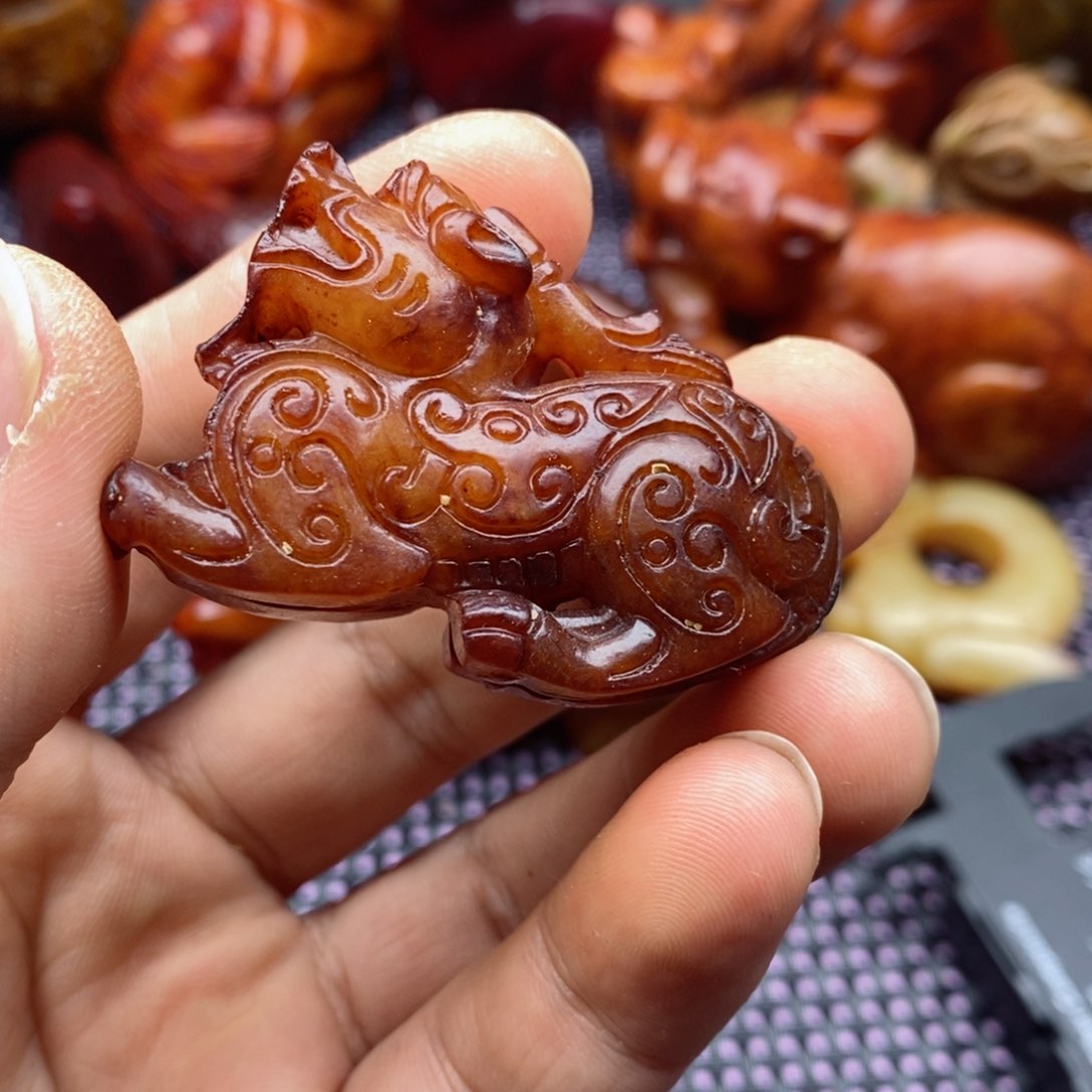 蛇纹石玉颈饰未镶嵌