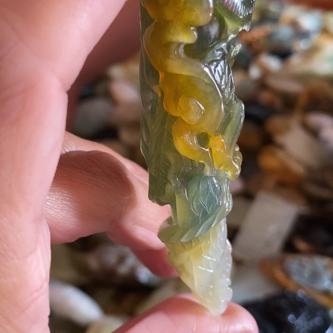 蛇纹石玉未镶嵌          