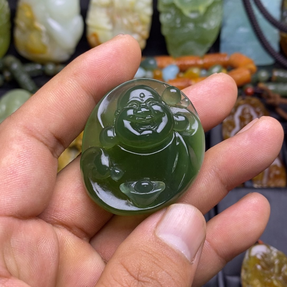 蛇纹石玉颈饰未镶嵌