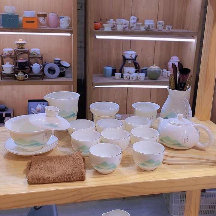 一览众山小羊脂玉套装