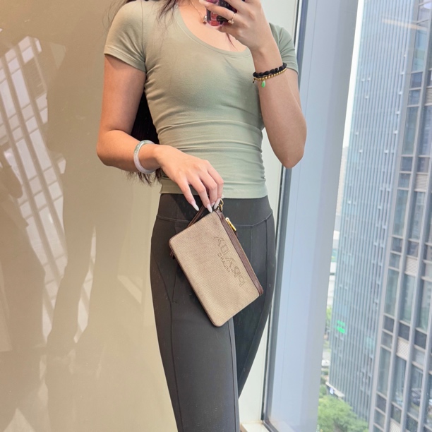 99新 Prada/普拉达 帆布手拿包/9940