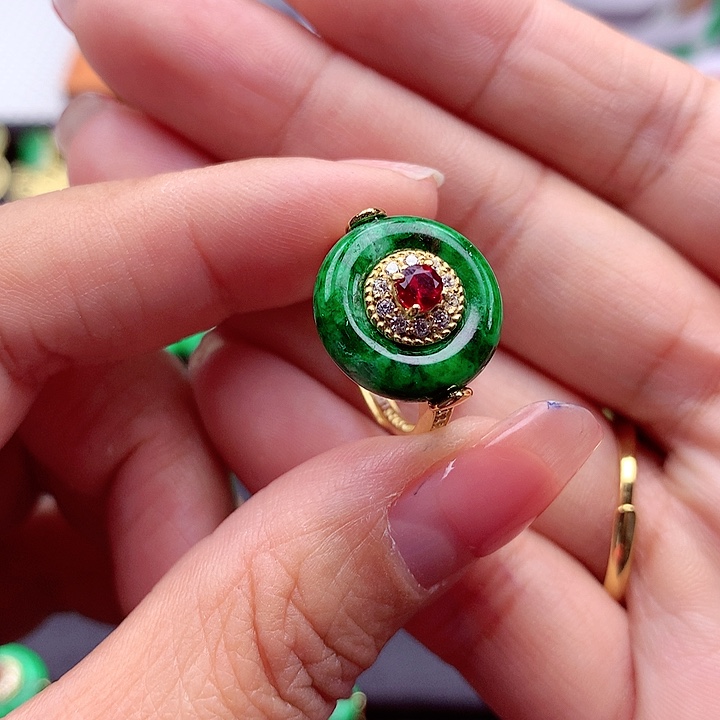 翡翠颈饰银S925镶嵌翡翠