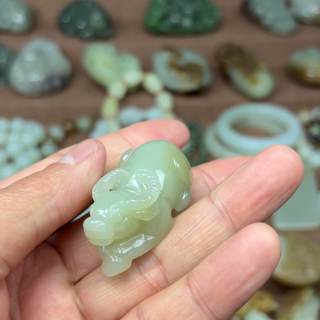 和田玉未镶嵌挂件