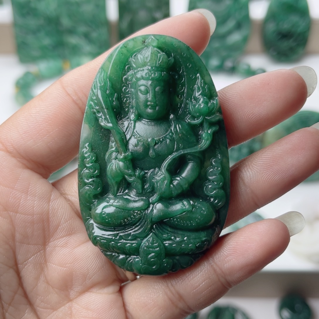 野***地独山玉未镶嵌挂件