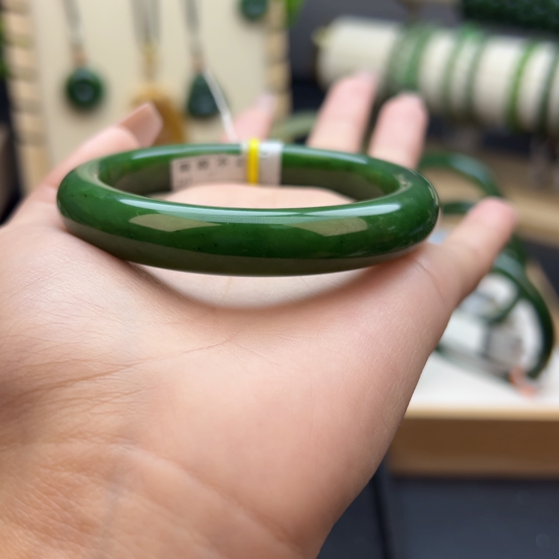 和田玉（糖玉）未镶嵌手镯