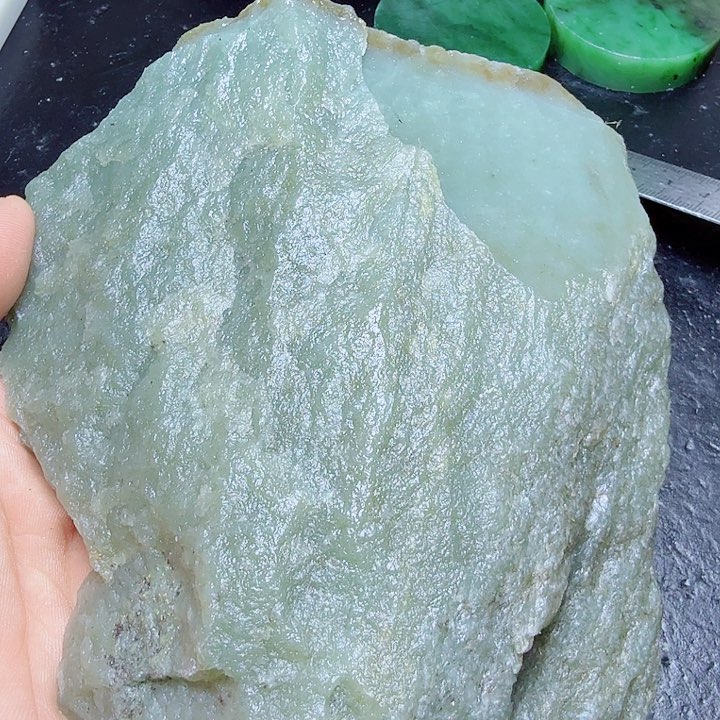 和田玉（糖玉）未镶嵌珠宝奇石