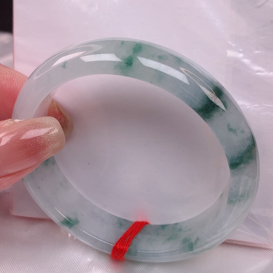 【闪购商品】翡翠手镯（贵妃镯）未镶嵌53
