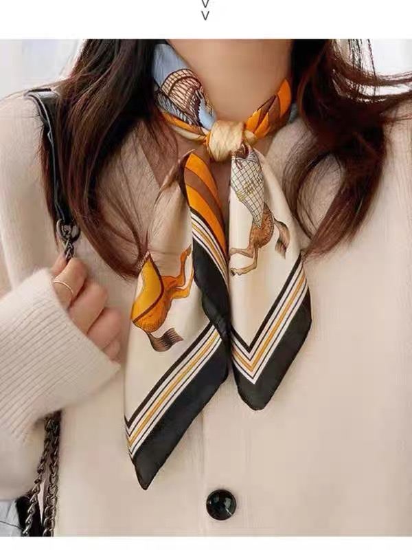 女士小丝巾春秋复古大方学院风丝巾夏季女士薄款蓝色战马时尚百搭