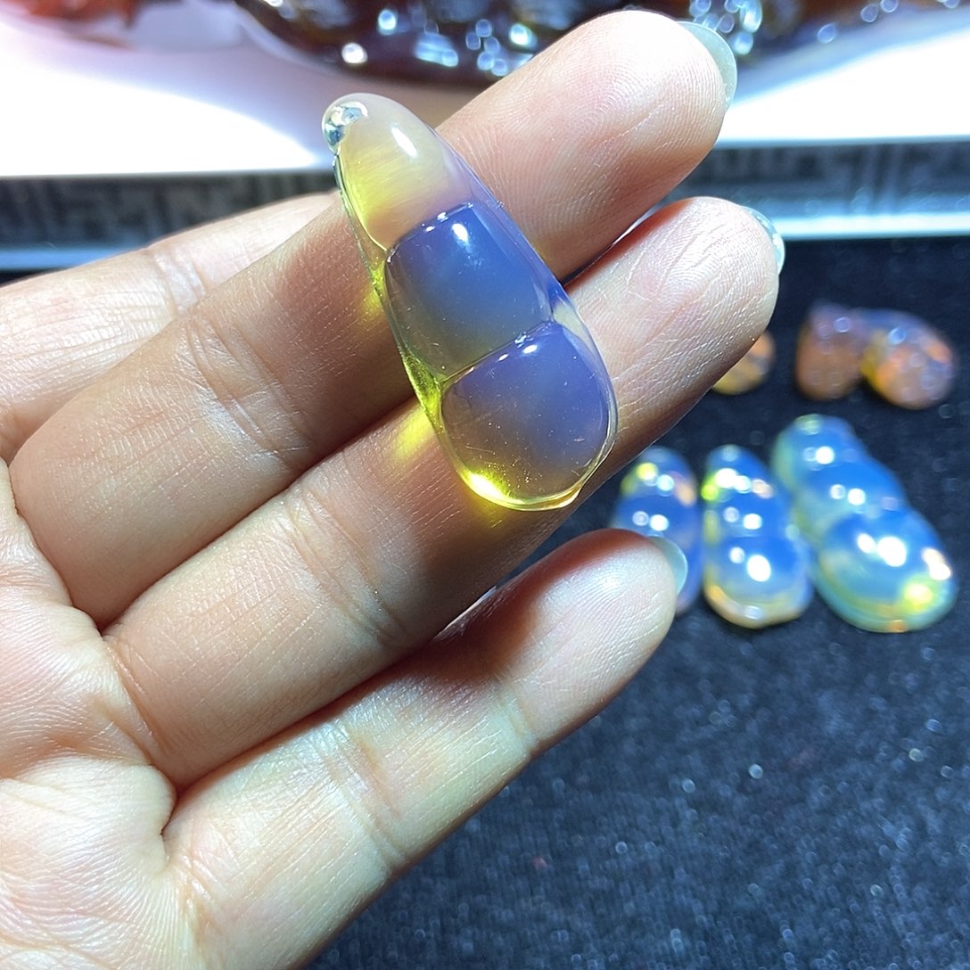 未镶嵌颈饰琥珀缅甸天然琥珀吊坠