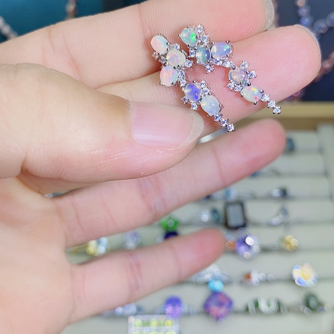 欧泊未镶嵌珠宝奇石