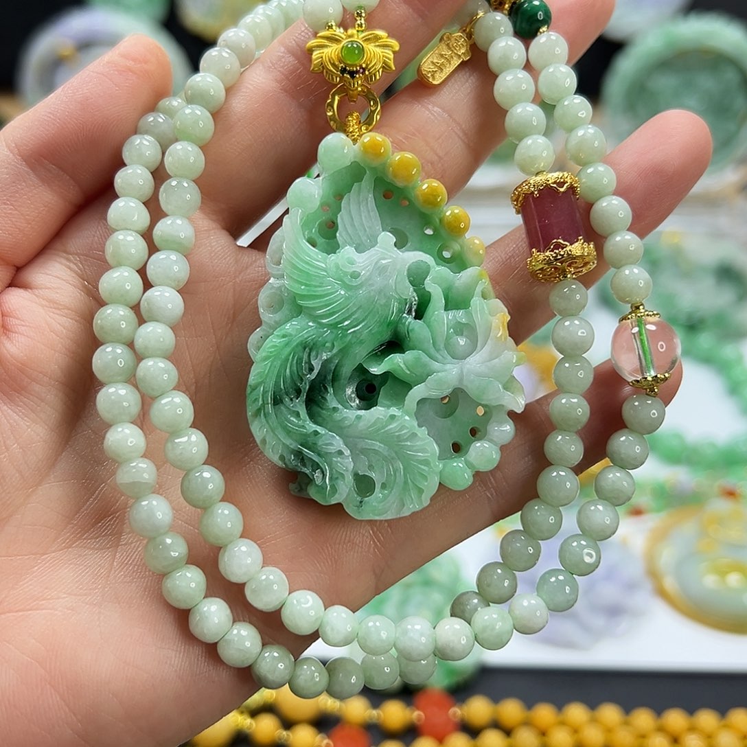 翡翠未镶嵌颈饰吊坠