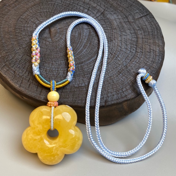 30.31克46.7×23.2毫米浓蜡妖花蜜蜡五瓣花吊坠平安扣公主扣毛衣链