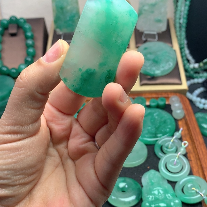 未镶嵌石英质玉珠宝半成品