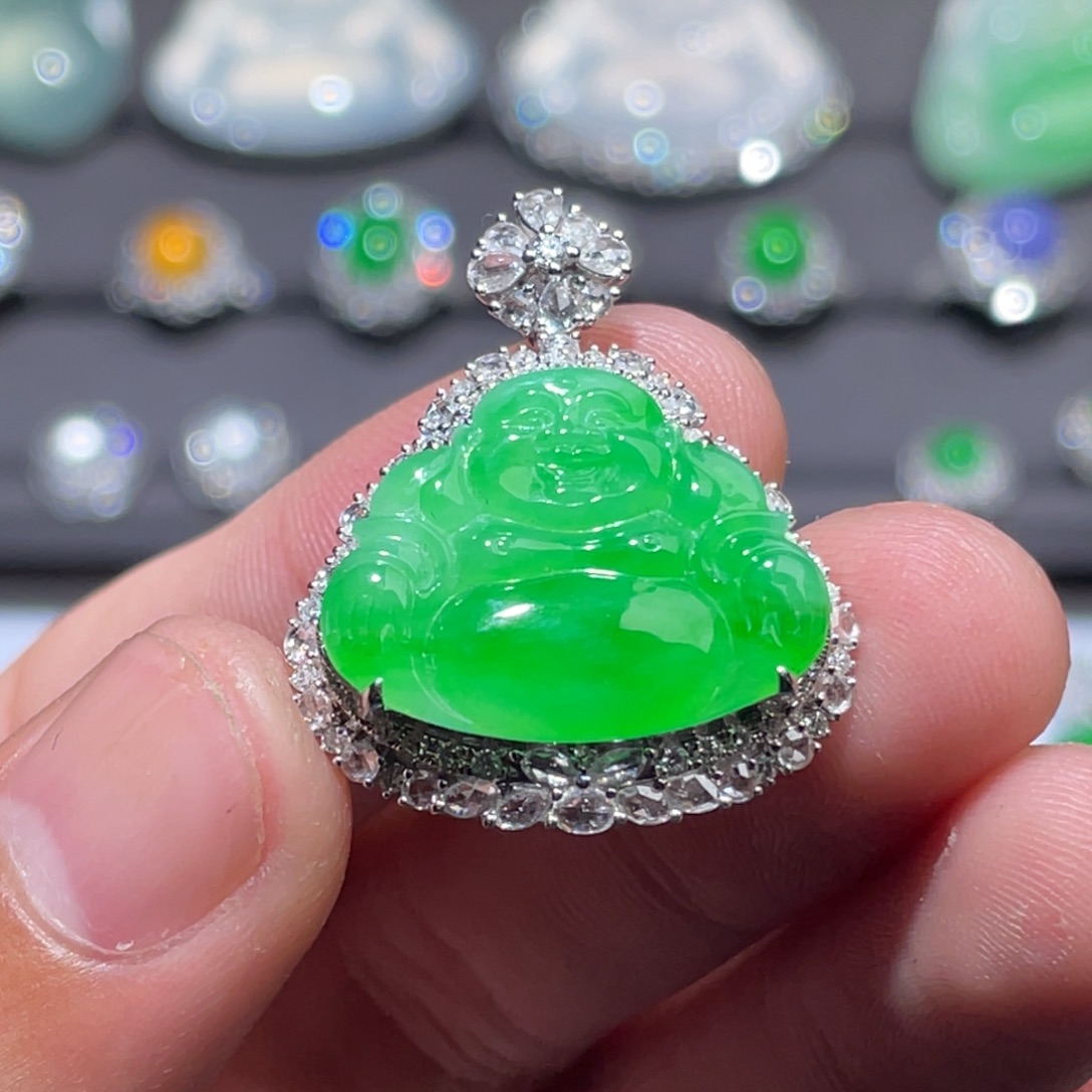 翡翠18K金镶嵌项链