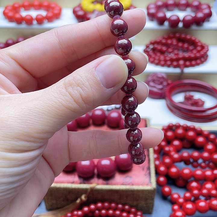 天然辰砂原石卡8三颗单珠