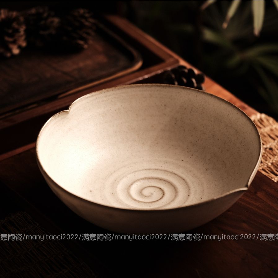 8英寸盘  粉引桃心深盘P0344