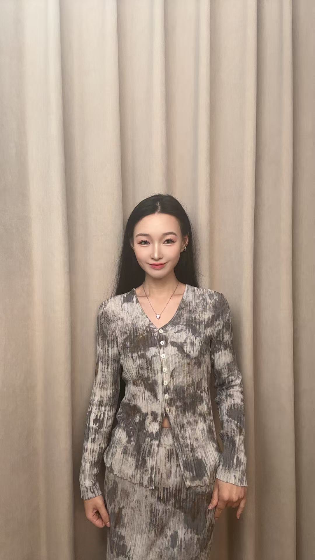 植物染灰色系渐变针织v领开衫与半身裙经典搭配套装