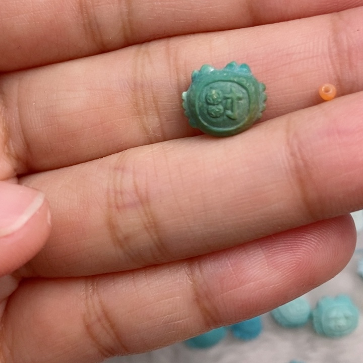 ***南红玛瑙未镶嵌珠宝奇石