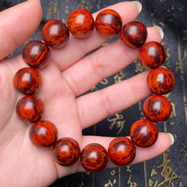 原汁原味1.5cm火焰纹老料 鳞底泥料头货局部爆满金星小叶紫檀手串