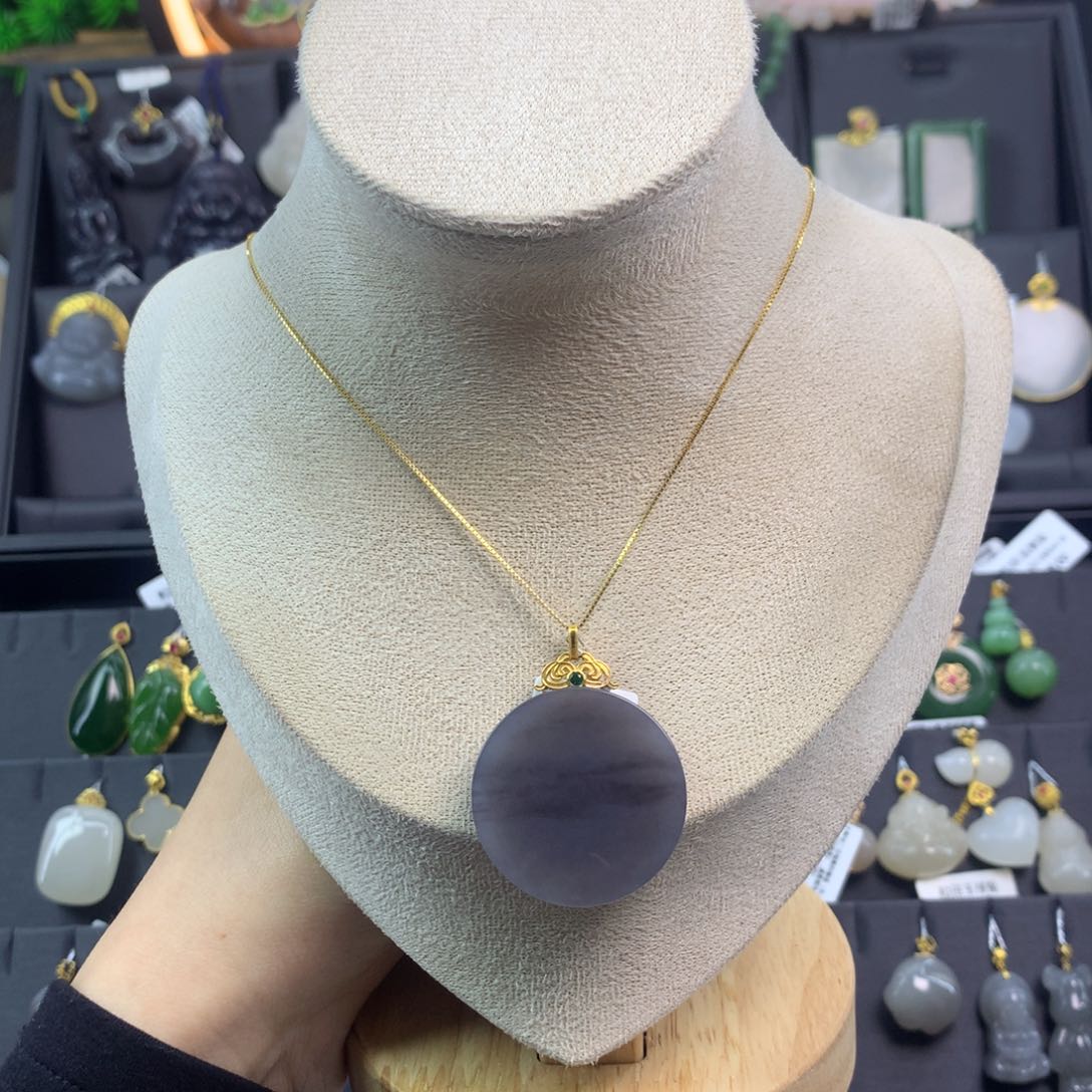 和田玉吊坠18K金镶嵌