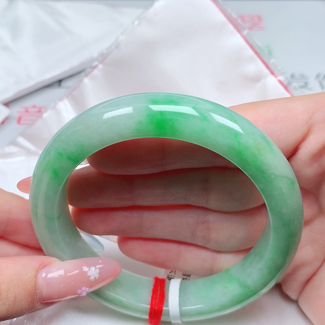 翡翠未镶嵌手镯任*兔5757 5858