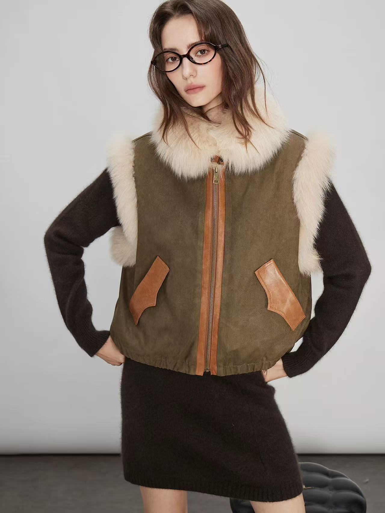 【左耳与麻】2025冬季新款狐狸毛拼接无袖毛领90鹅绒马甲羽绒服9013