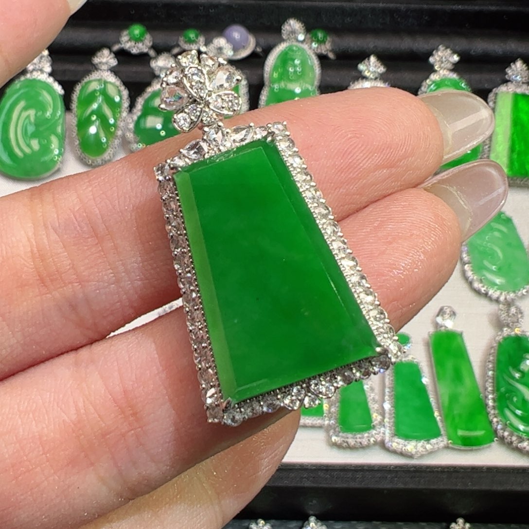 吊坠(不含链)18K金镶嵌翡翠