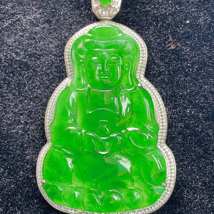 翡翠颈饰未镶嵌巨*座70，