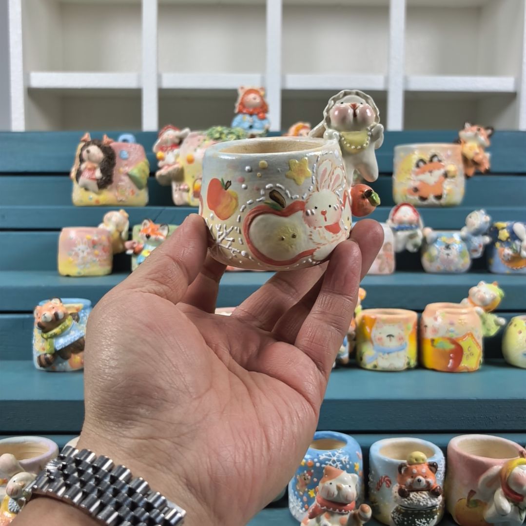 王***！圣诞礼物 吃苹果的小兔 手绘多肉花盆