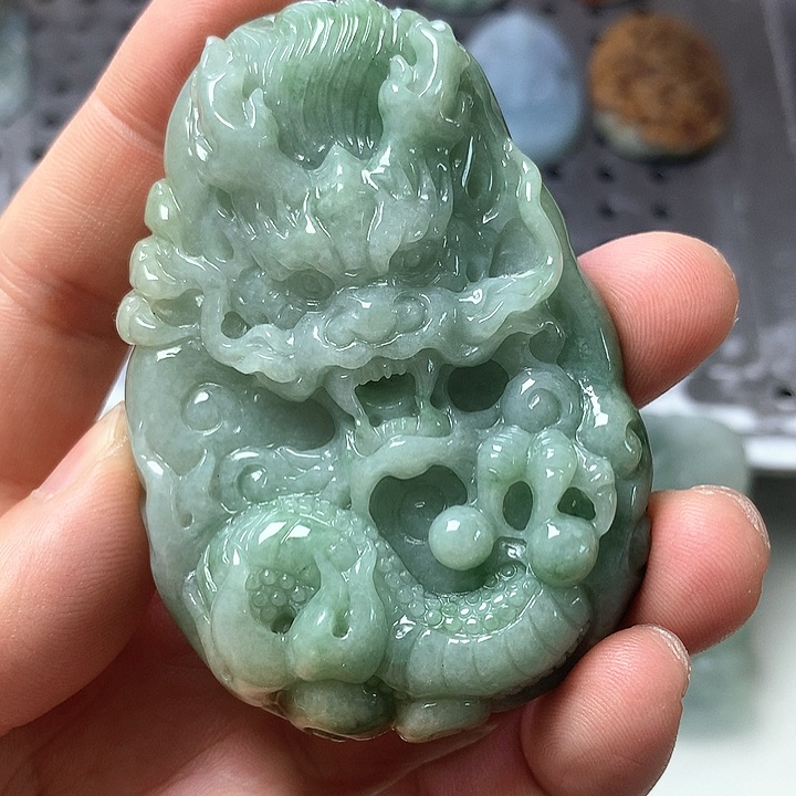 颈饰未镶嵌翡翠缅甸翡翠手工龙牌