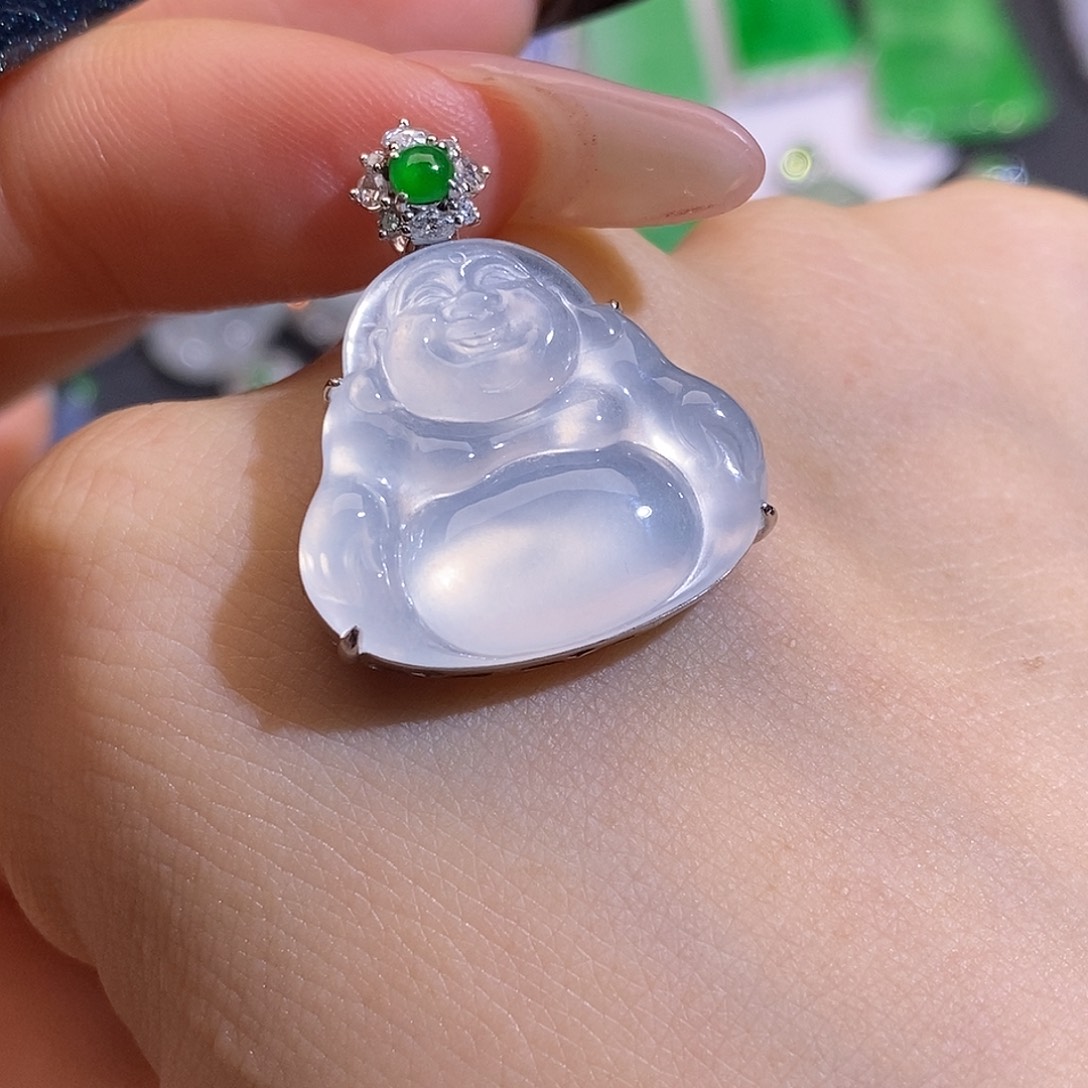 翡翠未镶嵌颈饰佛