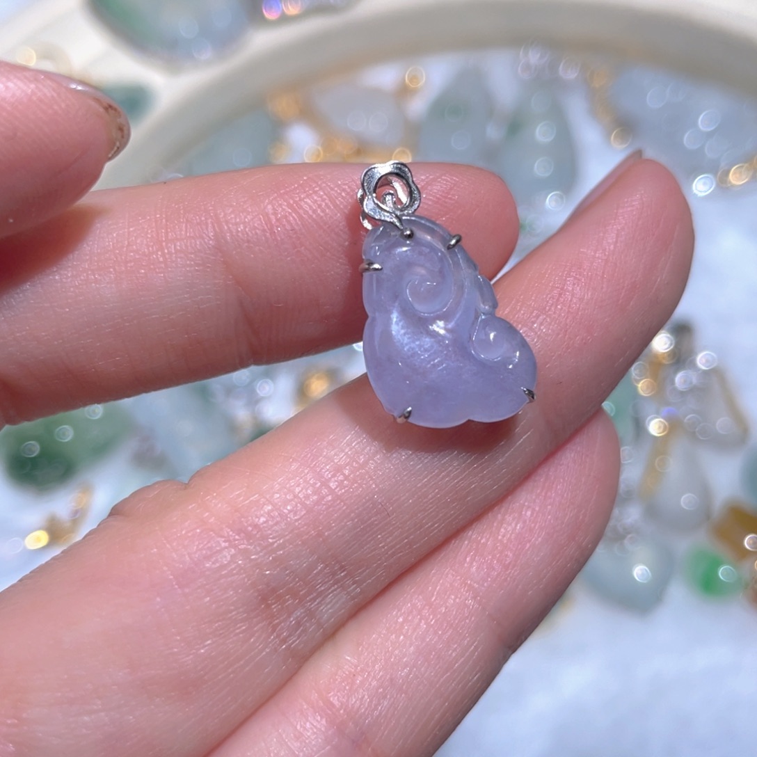 翡翠颈饰18K金镶嵌翡翠